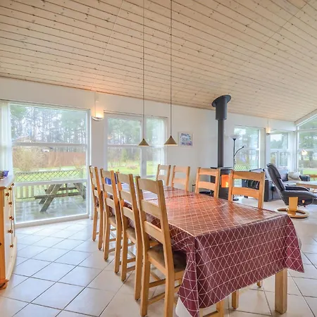 Holiday home Stunning In Ebeltoft With Kitchen