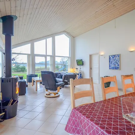 Holiday home Stunning In Ebeltoft With Kitchen Oksenmolle