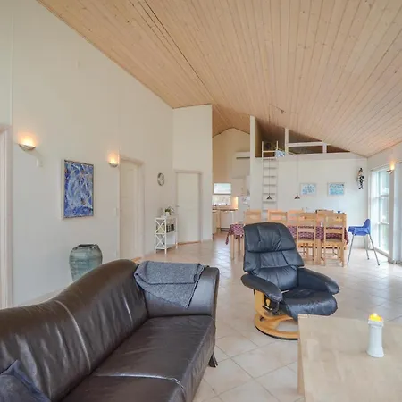 Holiday home Stunning In Ebeltoft With Kitchen *