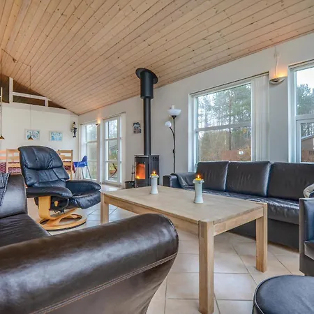 Stunning In Ebeltoft With Kitchen Oksenmolle