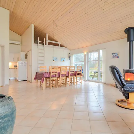 Σπίτι διακοπών Stunning In Ebeltoft With Kitchen