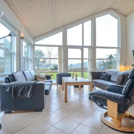Stunning In Ebeltoft With Kitchen * Oksenmolle