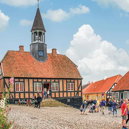 Stunning In Ebeltoft With Kitchen Holiday home