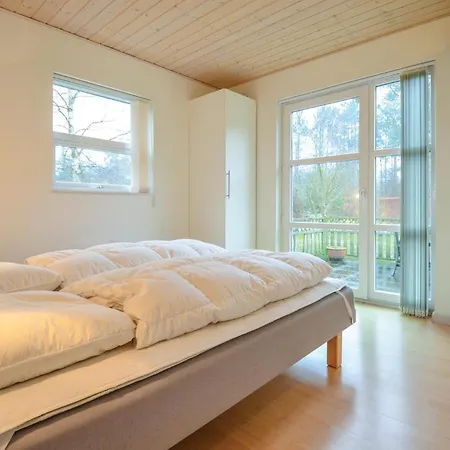 Holiday home Stunning In Ebeltoft With Kitchen